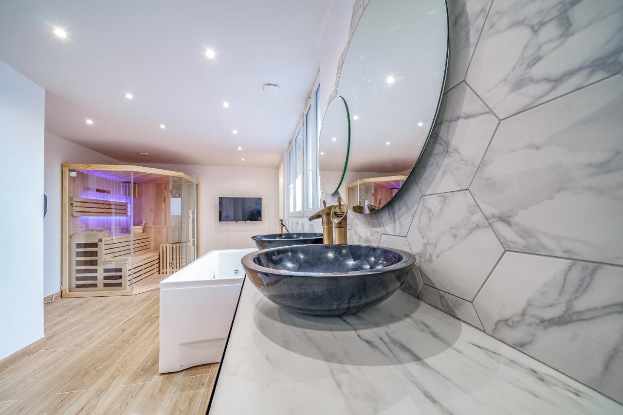 L'Evasion - Sauna Jacuzzi Cinema Tours Exterior photo